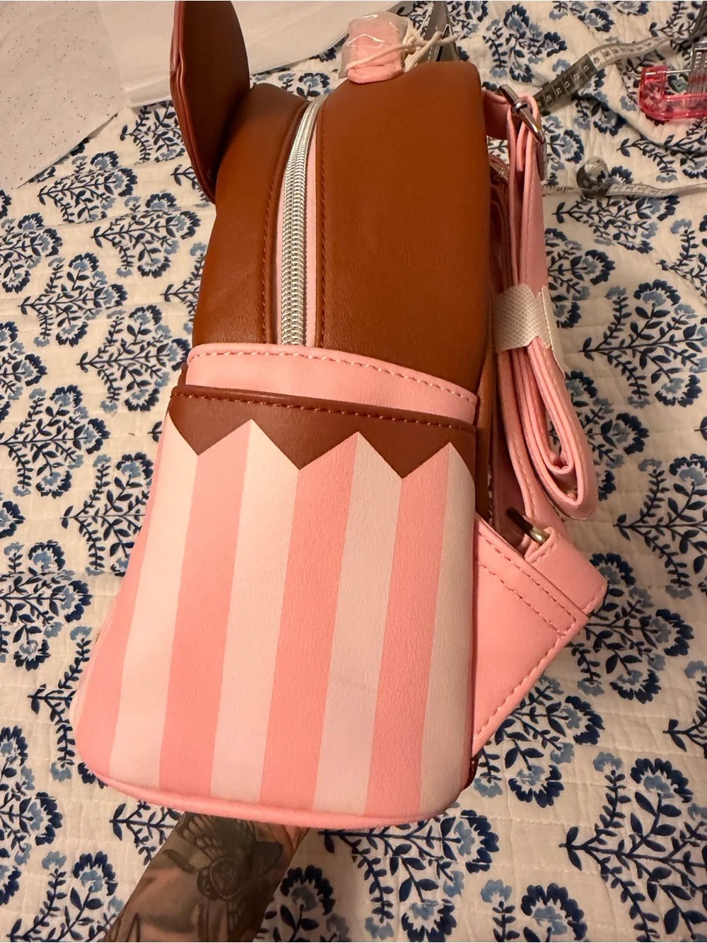 Disney loungefly Minnie Mouse ice cream backpack